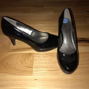 Cute black patent leather heels!